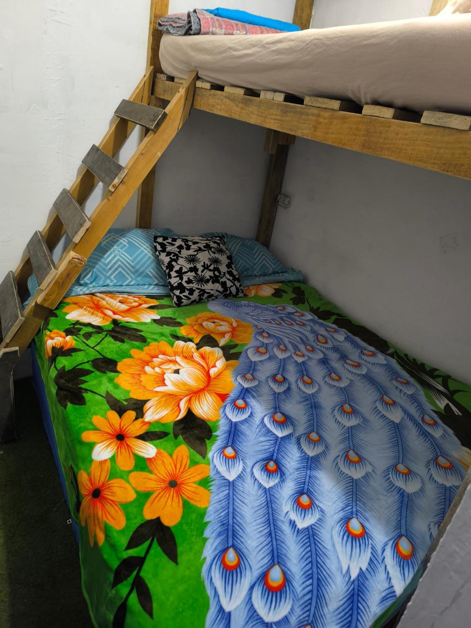 Karim Hostel Guatemala City Eksteriør bilde