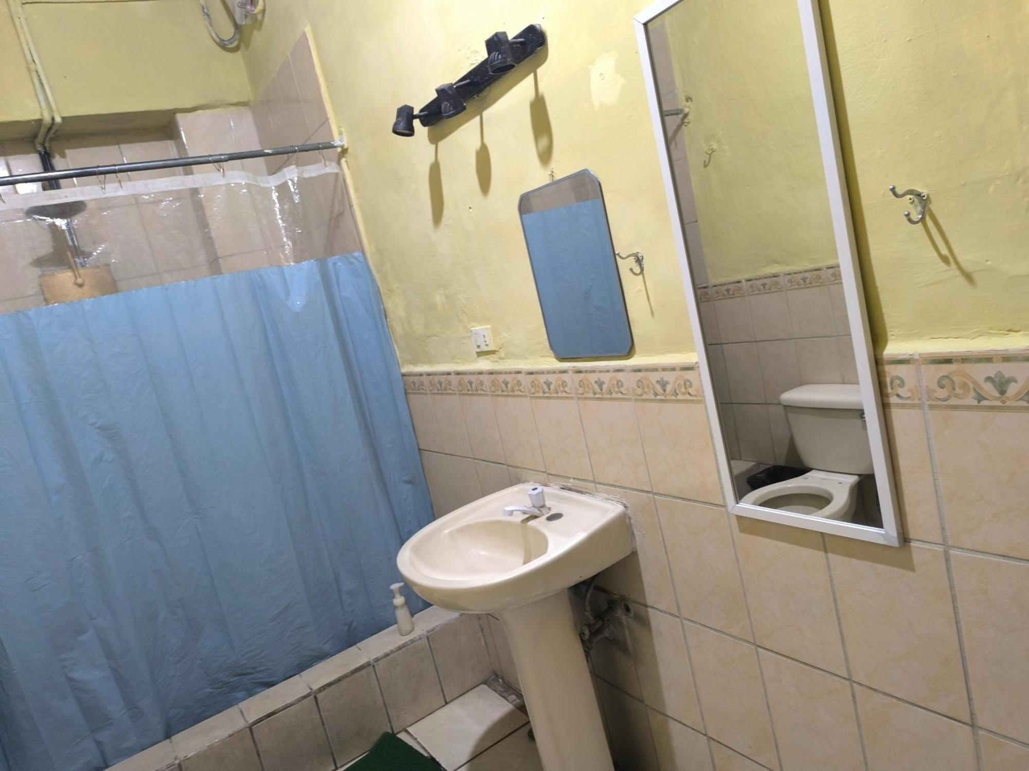 Karim Hostel Guatemala City Eksteriør bilde