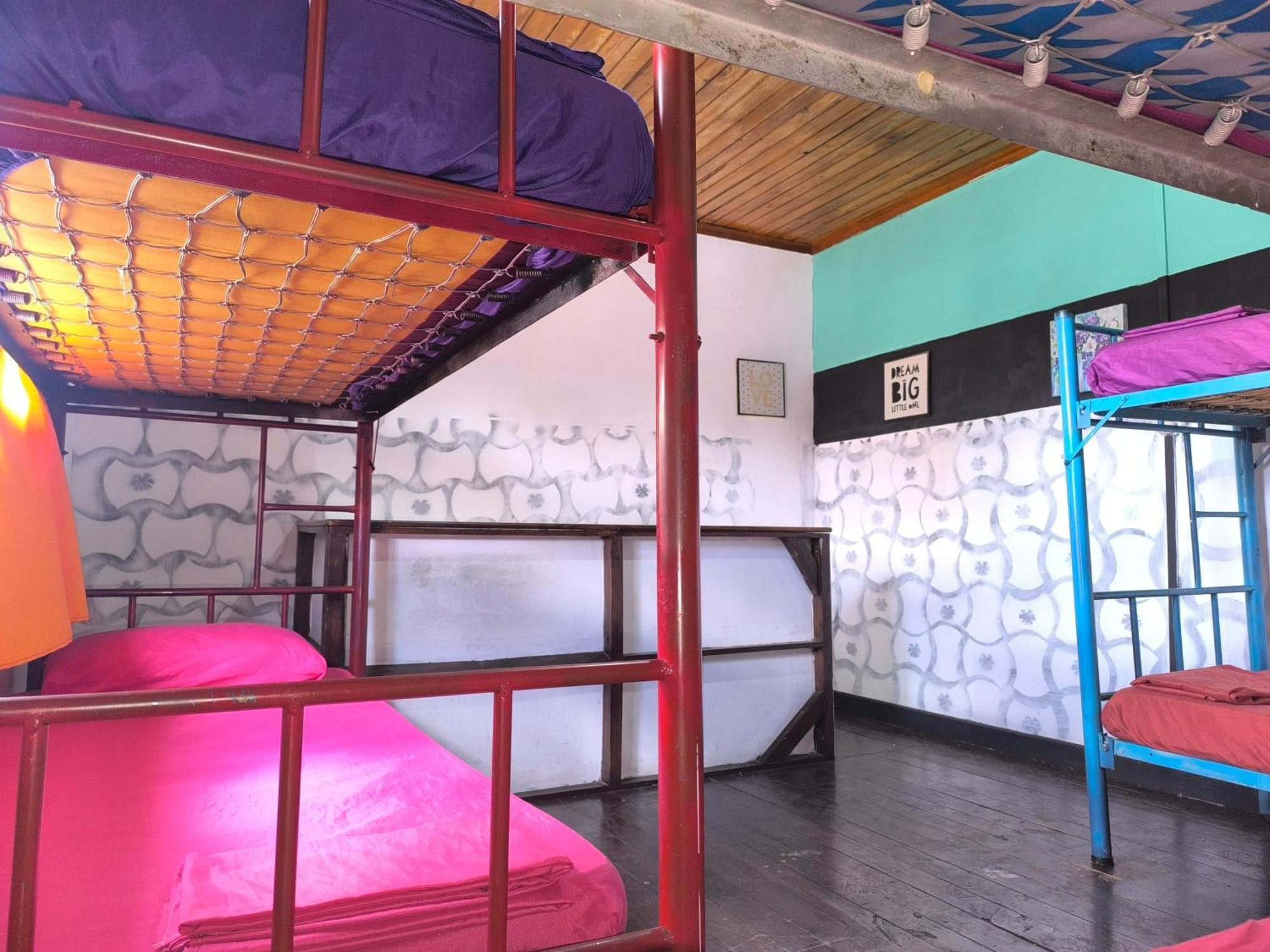 Karim Hostel Guatemala City Eksteriør bilde